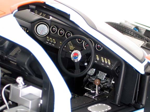 Ford GT40 gmp 1/12 scale diecast dashboard view