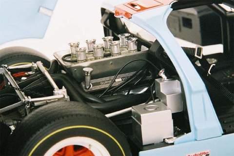 Ford GT40 gmp 1/12 scale diecast engine side view Ford GT40 gmp 1/12 scale diecast engine side view